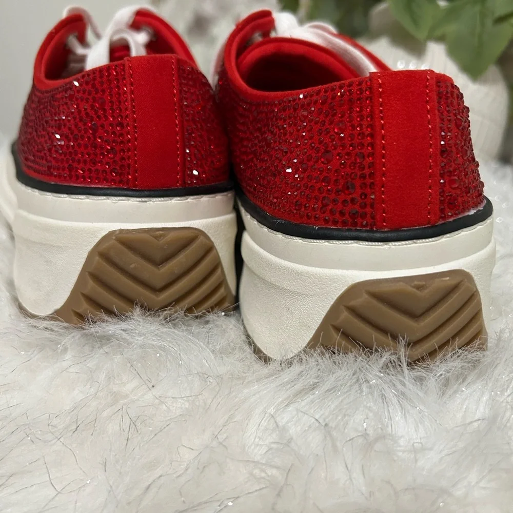 NEW Wild Pair Size 12W, Stylish Red Low-topS neakers for Women